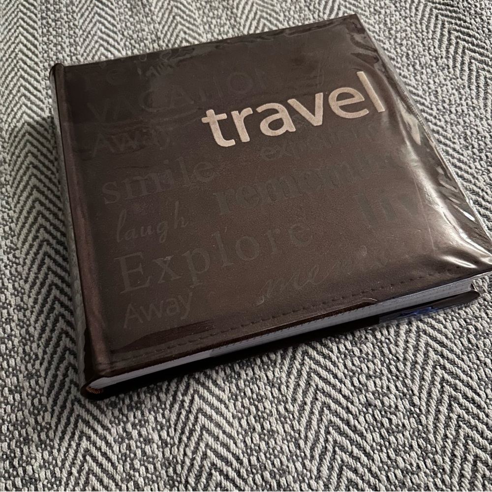 Travel Photo Album NWT Holds 200 Photos Up To 4”x6” with Sections for Notes
